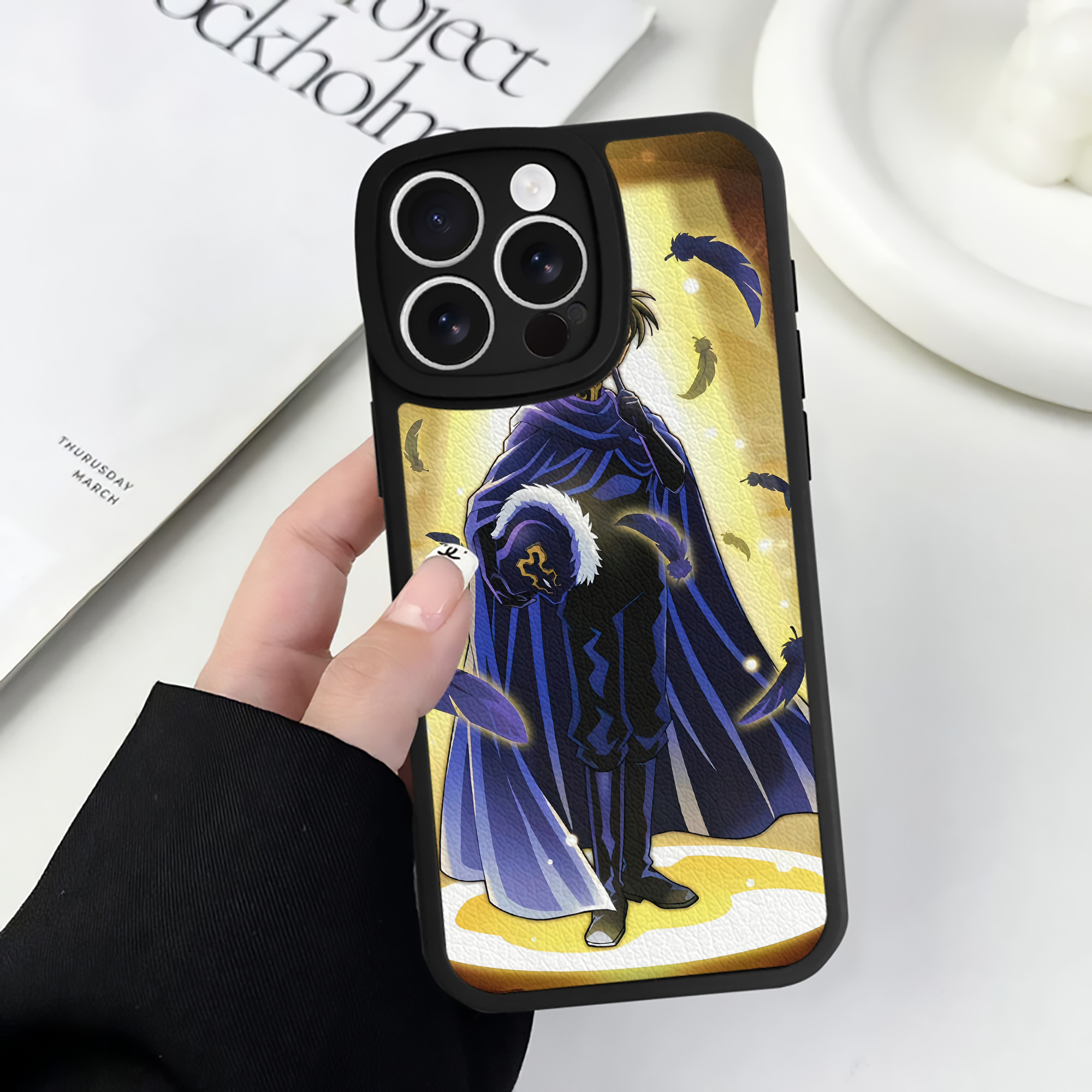 （画像用） 名探偵コナン Detective Conan 【iPhone 16シリーズ対応】シリコンスマホケース（レザー調） 材質：シリコン